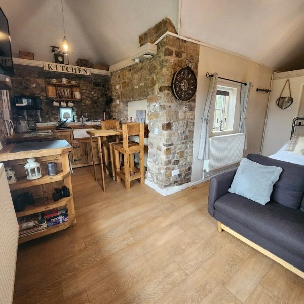 Take a Peak Holiday Cottages - The Studio in the Garden